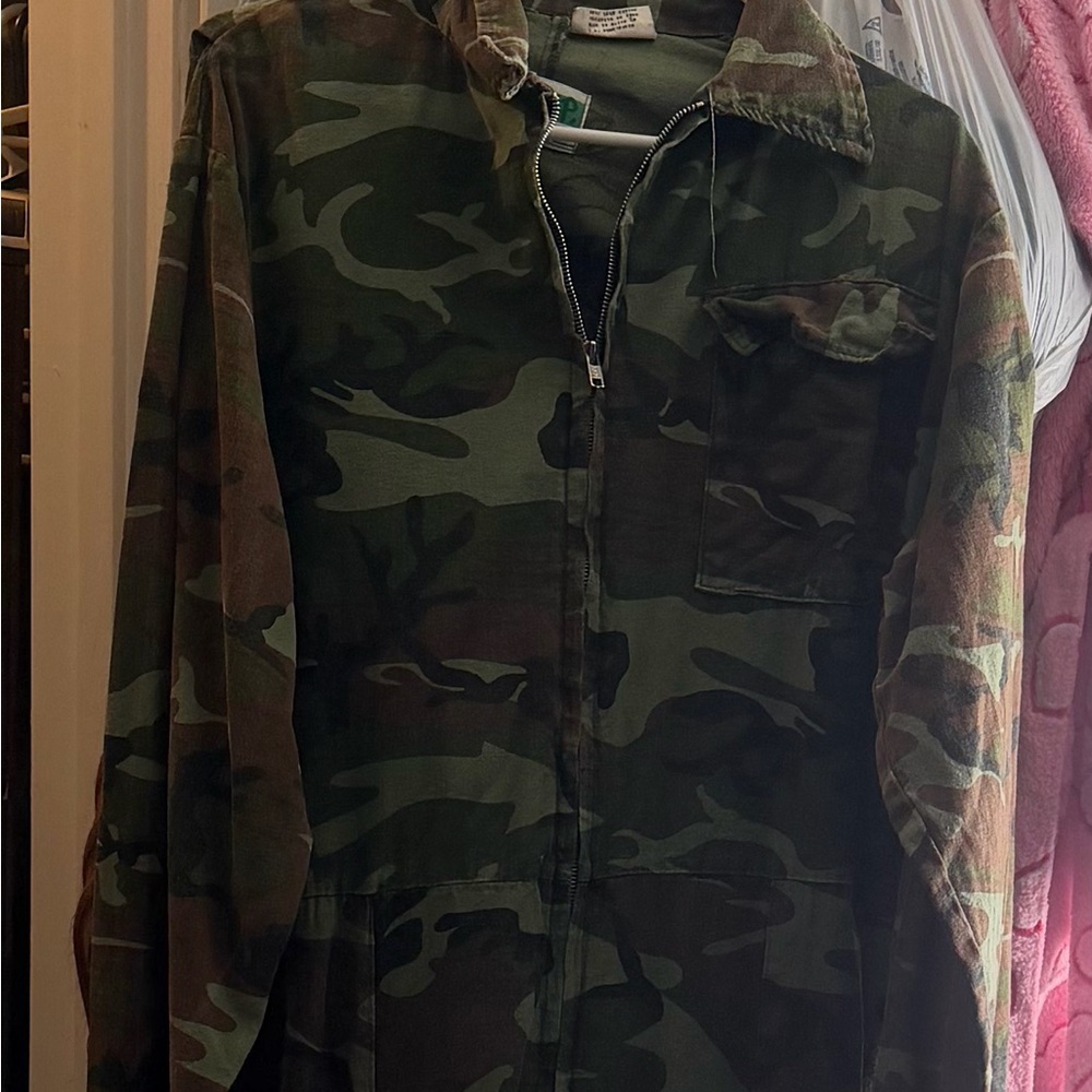 Vintage game winner camo one piece hunting suit